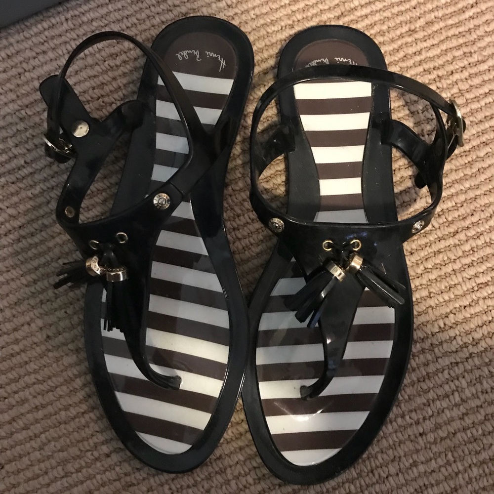 Henri Bendel jelly sandals size 6.5